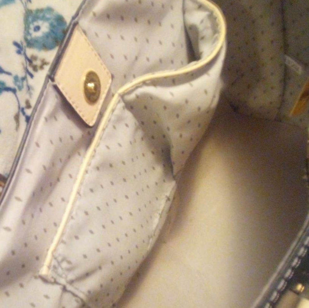 Purse - Picture 4 of 9